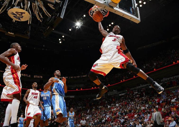 记者：达米安将伤缺三周左右，奥古斯托无法出战那不勒斯