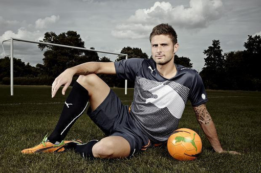 费城人队签下王牌投手诺拉，双方达成 7 年 1.72 亿续约