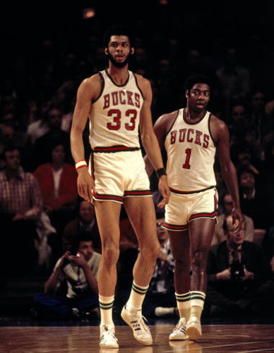 穆里尼奥：孔蒂的那不勒斯很难找到弱点，不讨论重回皇马话题