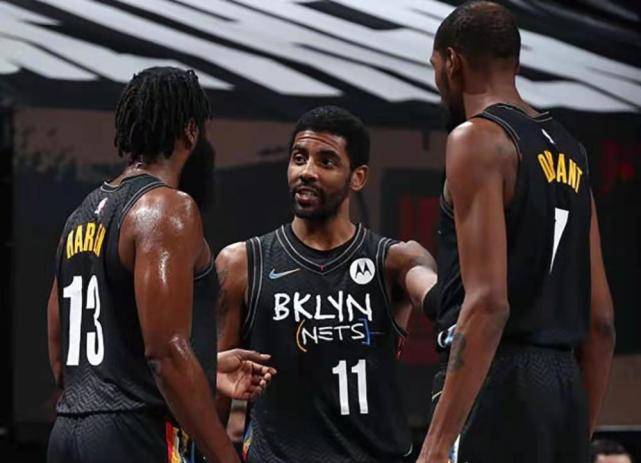 诺兰·莱恩的退役仪式在全美多地进行转播，规格创下投手引退之最