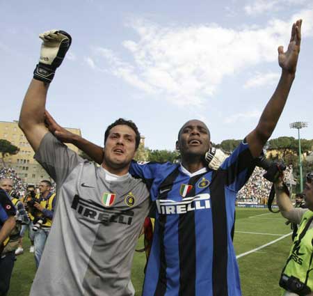 欧冠争议判罚：阿尔瓦雷斯点球无效，VAR技术引