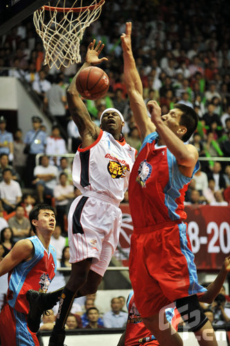 浮嶋敏：无论首发和替补都要为球队做贡献；满意赵松源的表现