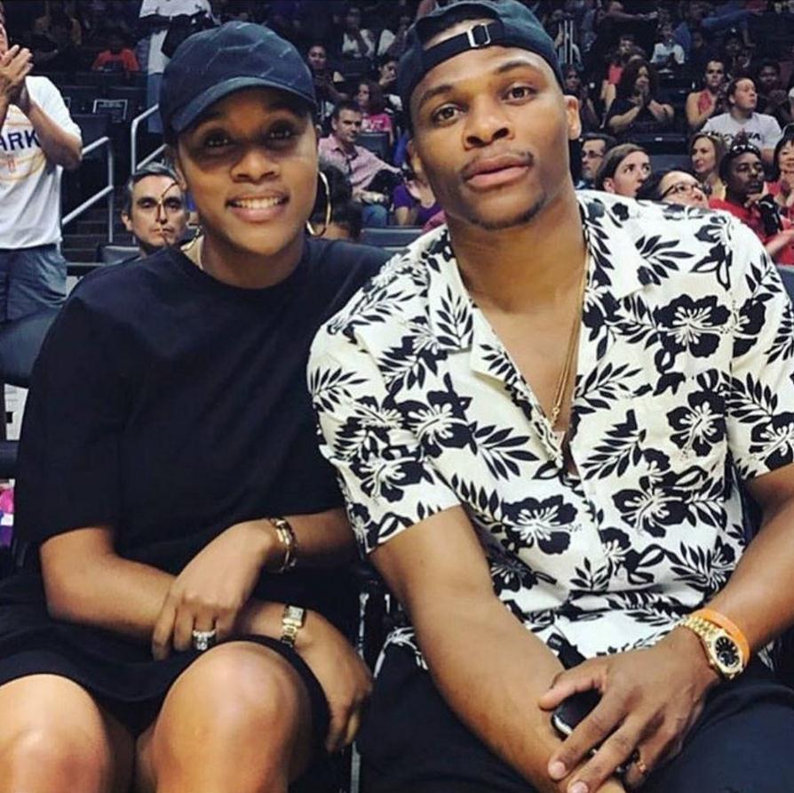 普荷斯回归圣路易斯红雀，并在职业生涯最后一个赛季达成 700 轰史诗壮举